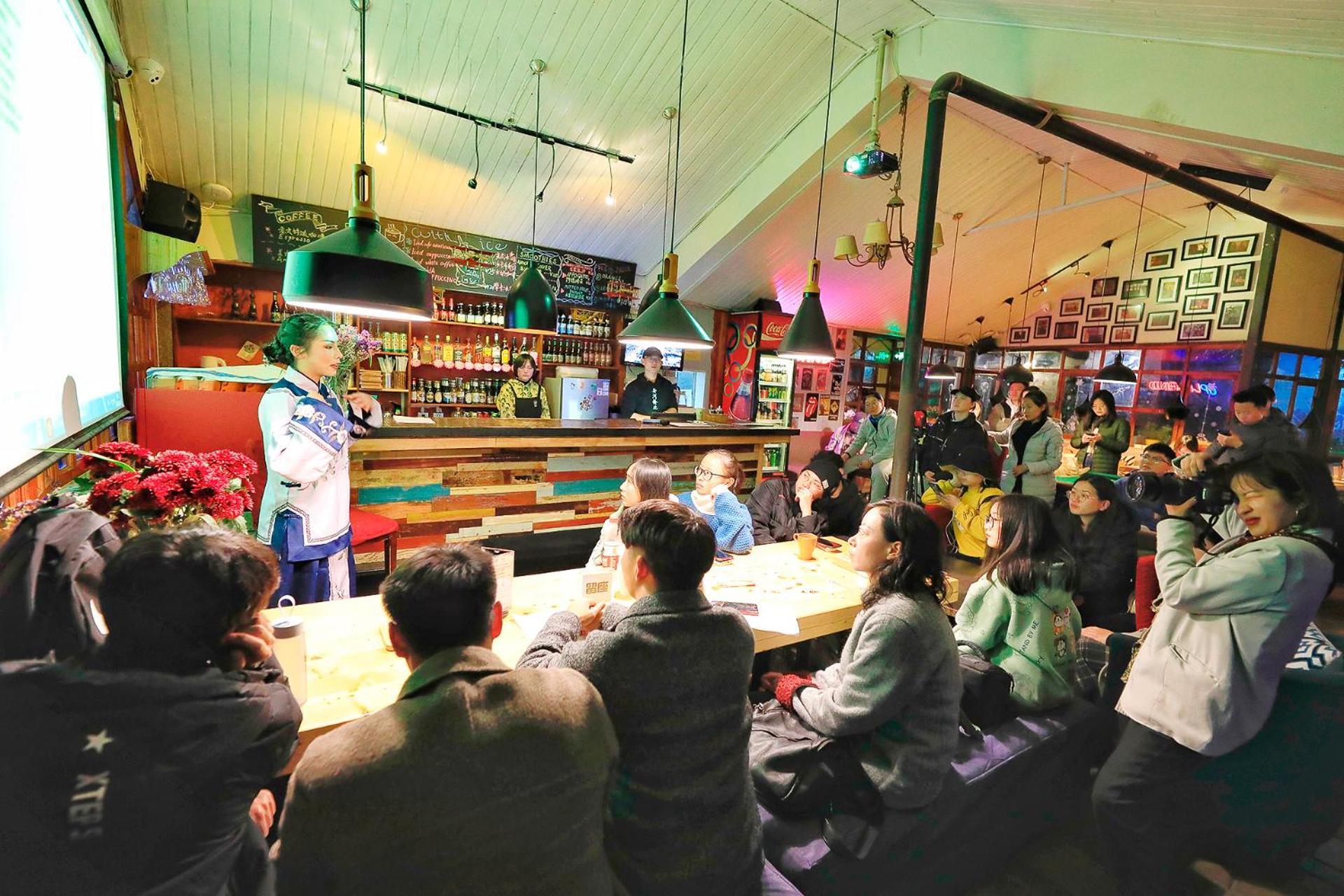 Kunming Upland International Youth Hostel Near The City Center ,2 Mins Walk To The Subway, 2 Mins Walk To The Green Lake, Close To Yuan Tong Temple, Old Street, Yunnan University, Convenient Payment And Visa Cards Are Accepted Exterior photo