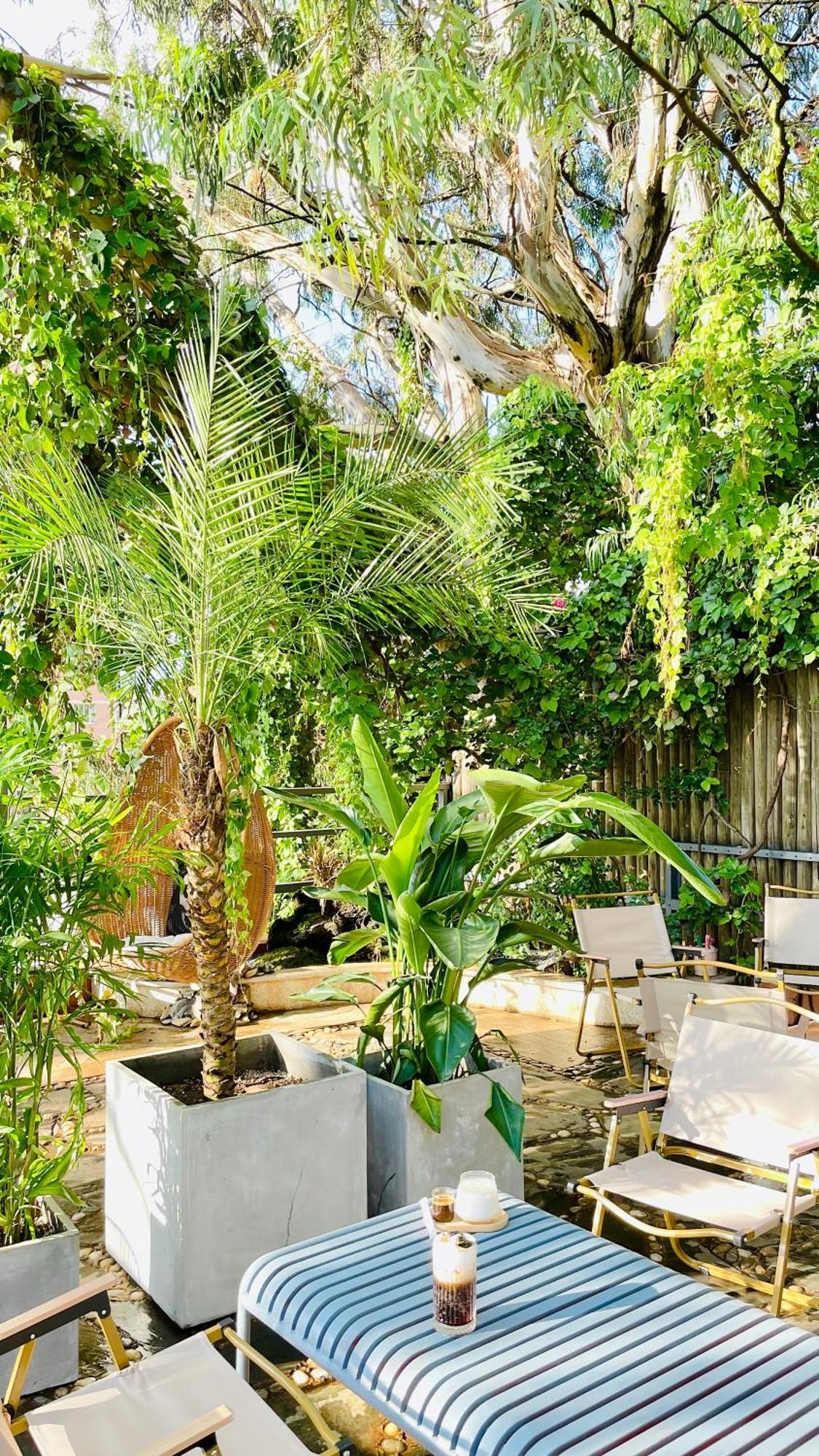 Kunming Upland International Youth Hostel Near The City Center ,2 Mins Walk To The Subway, 2 Mins Walk To The Green Lake, Close To Yuan Tong Temple, Old Street, Yunnan University, Convenient Payment And Visa Cards Are Accepted Exterior photo