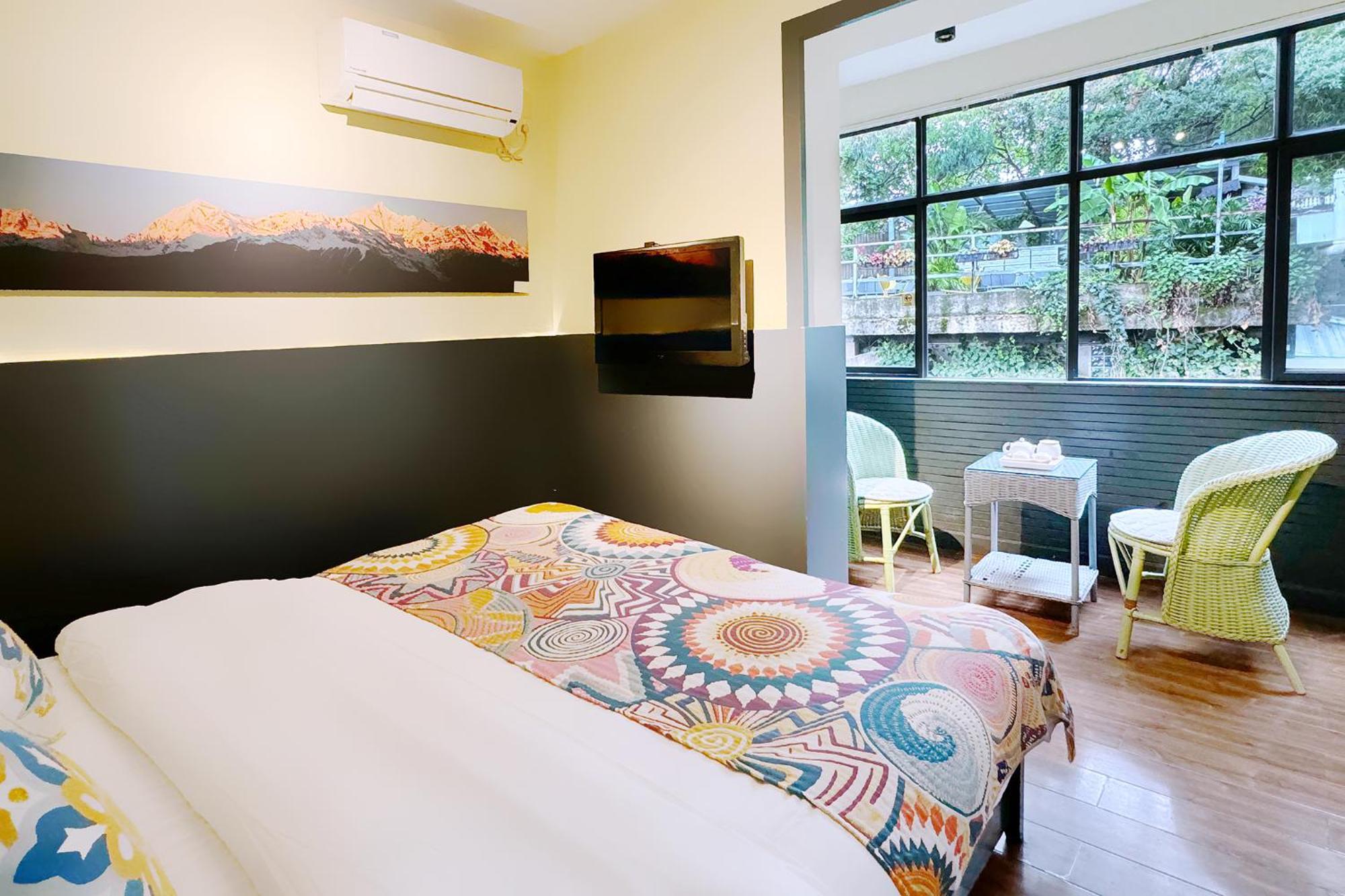 Kunming Upland International Youth Hostel Near The City Center ,2 Mins Walk To The Subway, 2 Mins Walk To The Green Lake, Close To Yuan Tong Temple, Old Street, Yunnan University, Convenient Payment And Visa Cards Are Accepted Exterior photo