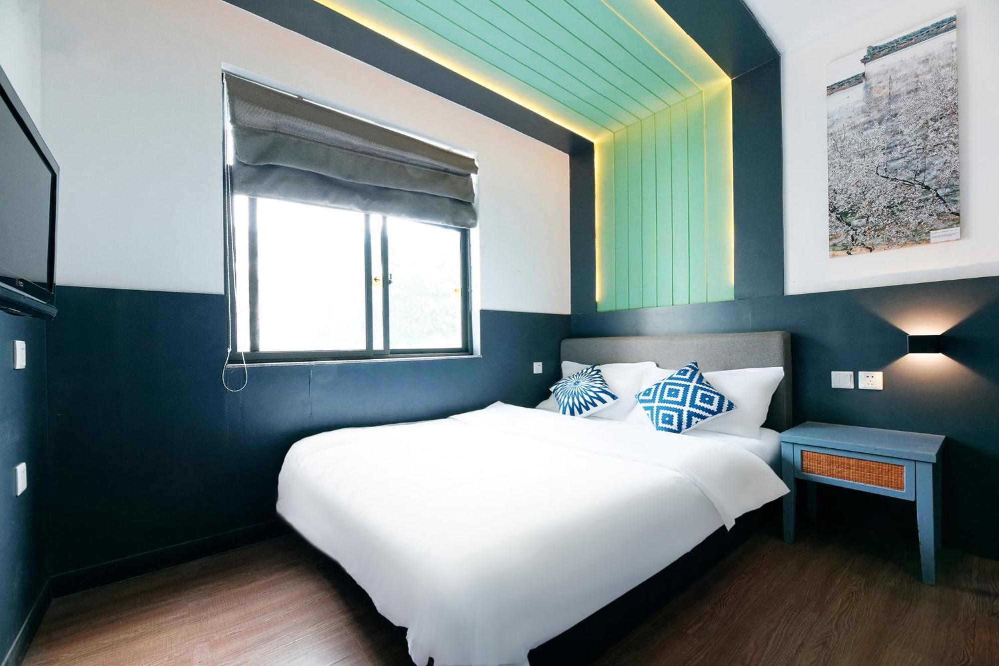 Kunming Upland International Youth Hostel Near The City Center ,2 Mins Walk To The Subway, 2 Mins Walk To The Green Lake, Close To Yuan Tong Temple, Old Street, Yunnan University, Convenient Payment And Visa Cards Are Accepted Exterior photo