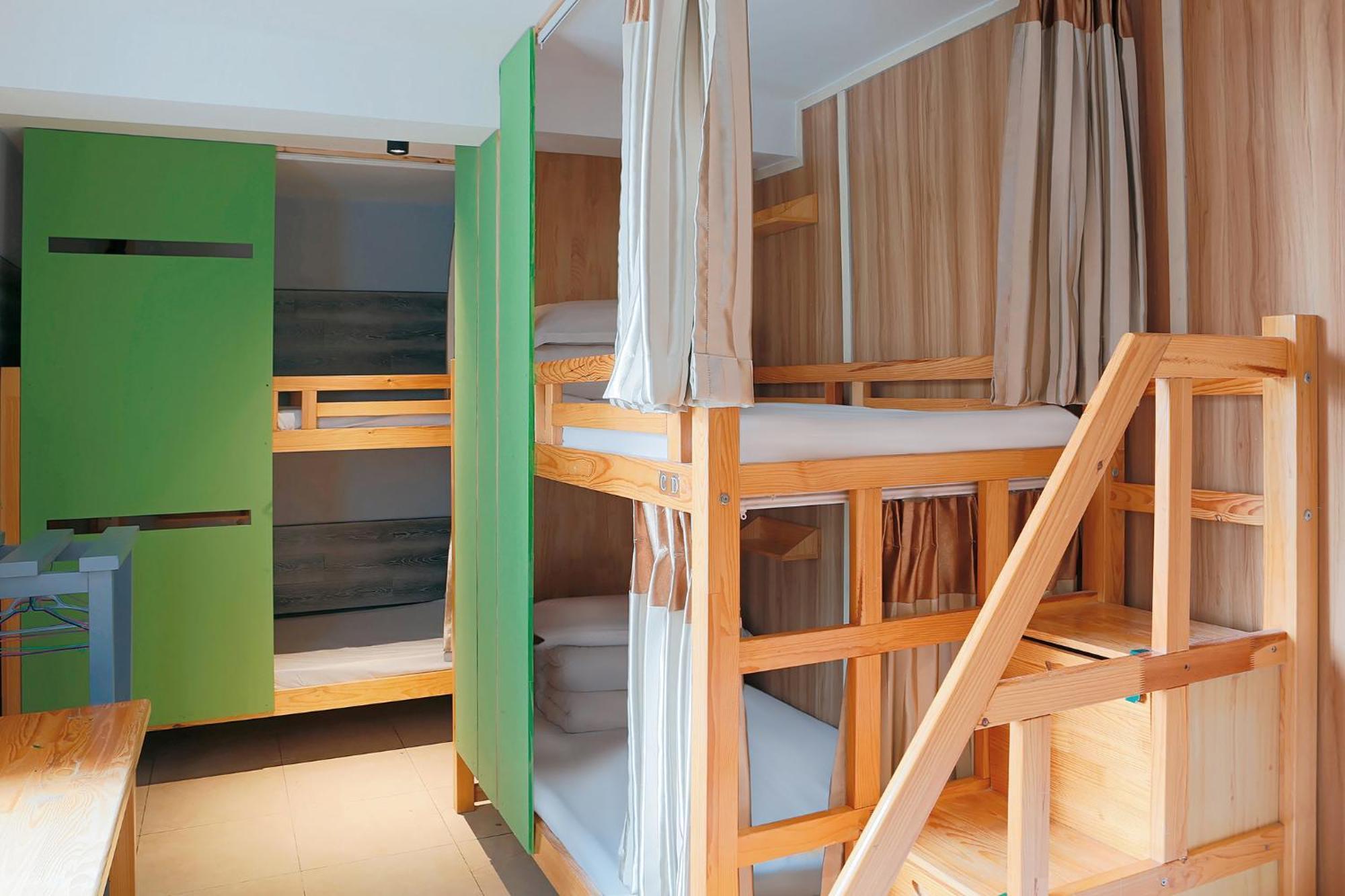 Kunming Upland International Youth Hostel Near The City Center ,2 Mins Walk To The Subway, 2 Mins Walk To The Green Lake, Close To Yuan Tong Temple, Old Street, Yunnan University, Convenient Payment And Visa Cards Are Accepted Exterior photo